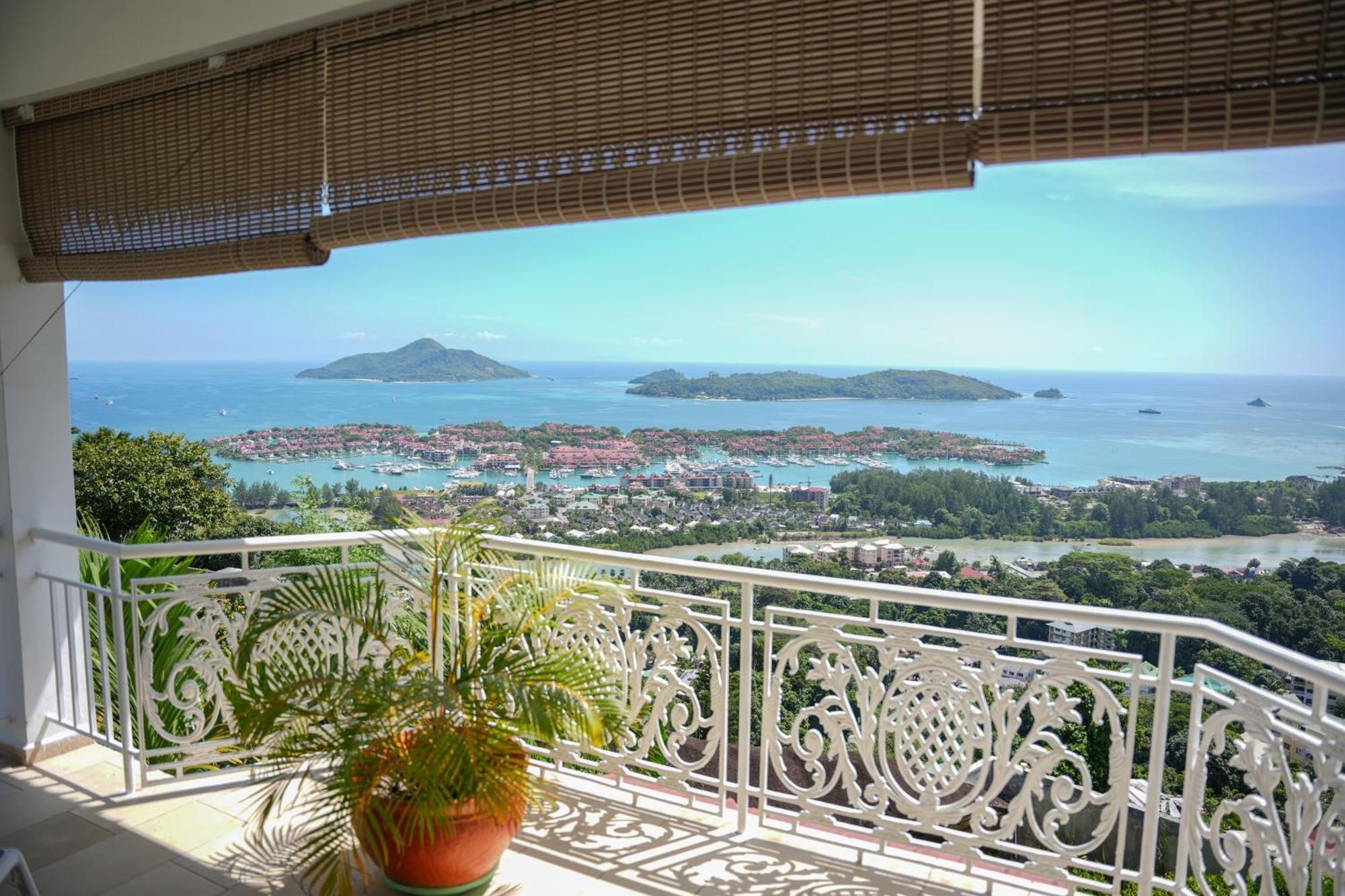 Beau Soleil Stunning Sea View One Bedroom דירה